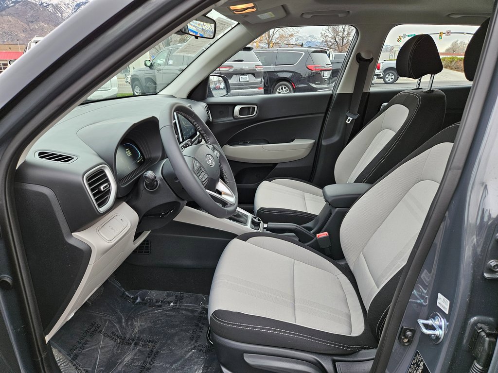Used 2026 Hyundai Venue SEL FWD image 13