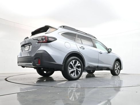 Used 2020 Subaru Outback Limited w/ Popular Package #2 AWD/4WD image 38