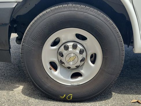 Used 2025 Chevrolet Express 2500 Extended w/ Driver Convenience Package RWD image 9