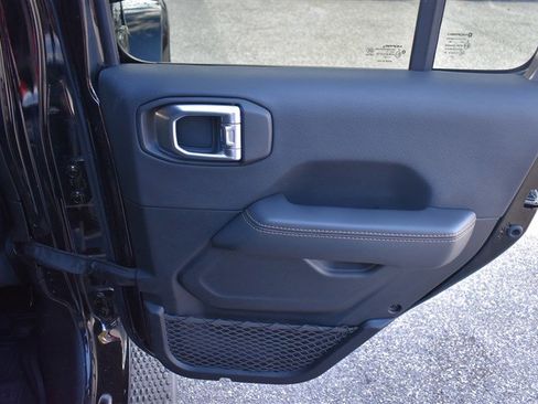 Used 2021 Jeep Wrangler Unlimited Sahara image 27