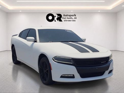 Used 2022 Dodge Charger SXT AWD/4WD image 1