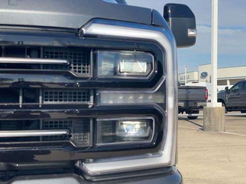 Used 2026 Ford F350 Platinum AWD/4WD image 9