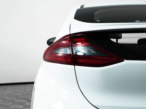 Used 2017 Hyundai Ioniq Limited image 14