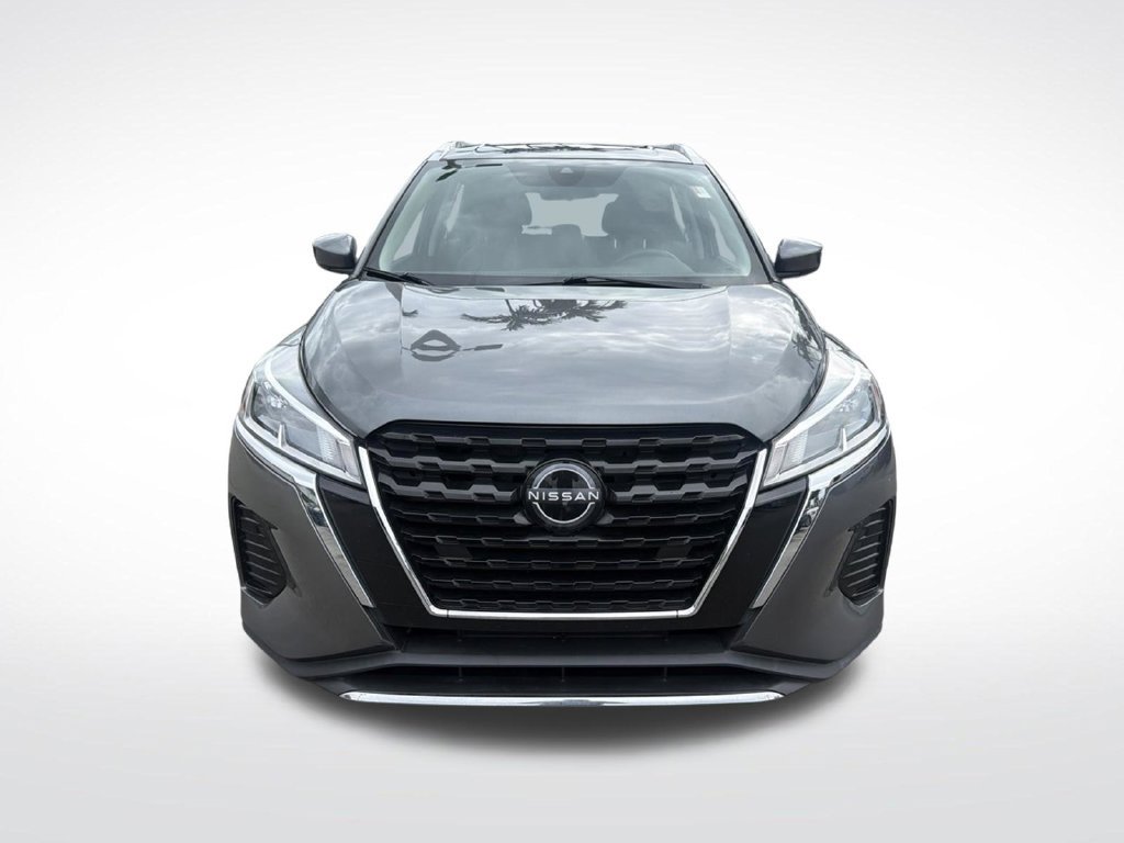 Used 2023 Nissan Kicks SV FWD image 2