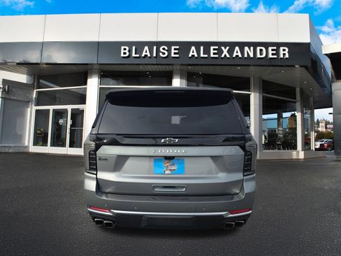 Used 2025 Chevrolet Tahoe High Country AWD/4WD image 4