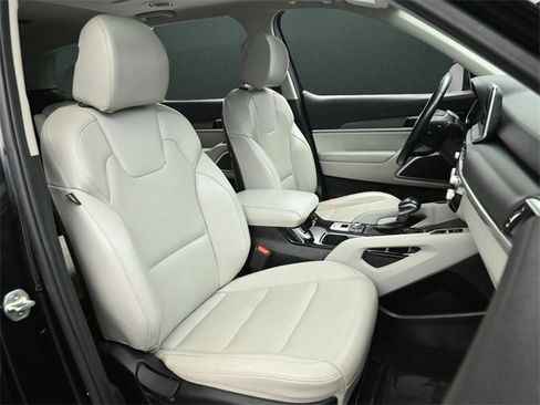 Used 2022 Kia Telluride S image 24