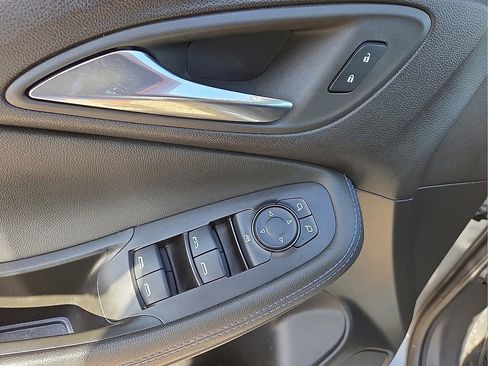 Used 2025 Buick Encore GX Sport Touring w/ Experience Buick Package image 21