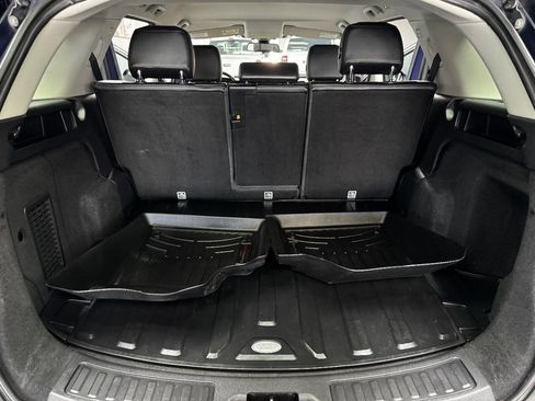 Used 2017 Land Rover Discovery Sport SE image 43