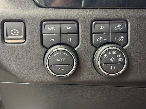 Used 2024 Chevrolet Silverado 2500 LTZ w/ LTZ Plus Package AWD/4WD image 33