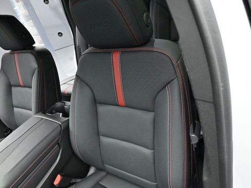 Used 2024 Chevrolet Traverse RS image 17