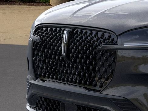 New 2026 Lincoln Aviator AWD w/ Jet Appearance Package image 18
