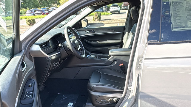 New 2027 Jeep Grand Cherokee Limited AWD/4WD image 9