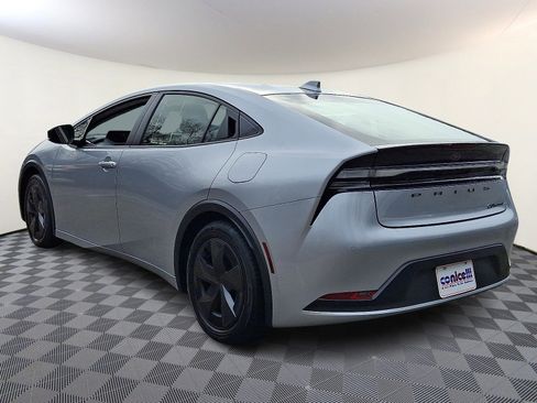 Used 2024 Toyota Prius Prime SE image 4