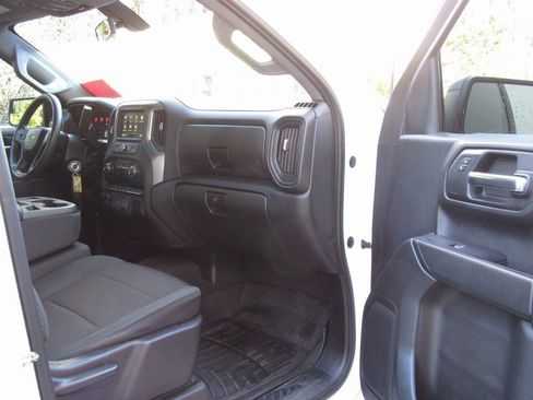 Used 2019 Chevrolet Silverado 1500 Custom Trail Boss w/ Custom Convenience Package image 19