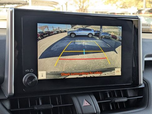 Used 2025 Toyota RAV4 XLE image 19