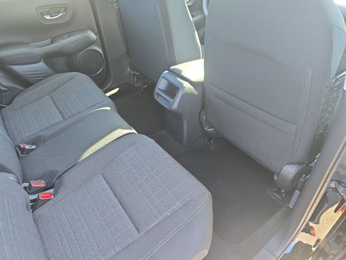 Used 2023 Honda HR-V LX image 11