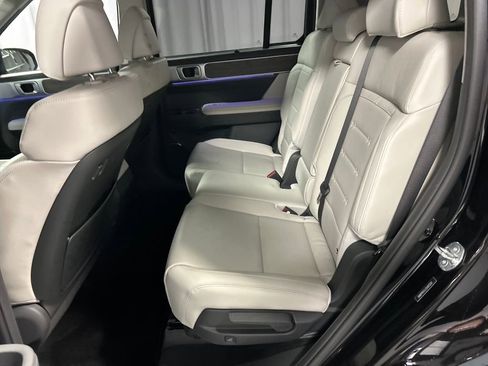 Used 2025 Hyundai Santa Fe Limited image 22