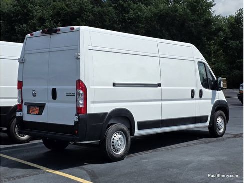 Used 2025 RAM ProMaster 2500 w/ Convenience Group FWD image 3