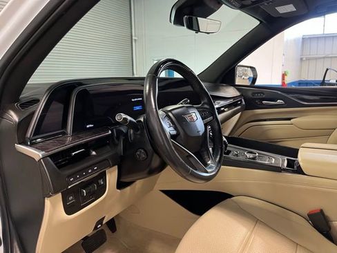 Used 2023 Cadillac Escalade Premium Luxury w/ Performance Package AWD/4WD image 22