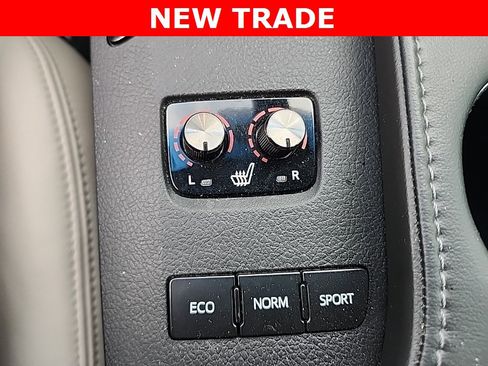 Certified 2018 Toyota Avalon XLE Plus image 6