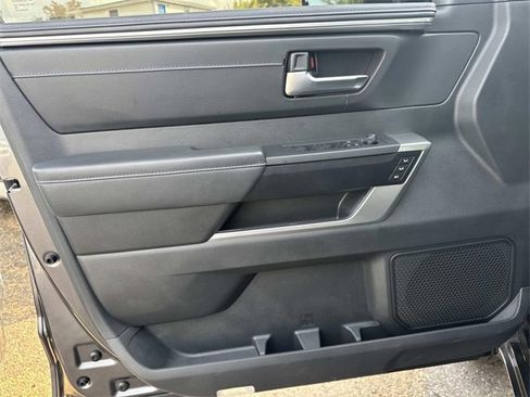 Used 2025 Toyota Sequoia Platinum image 25