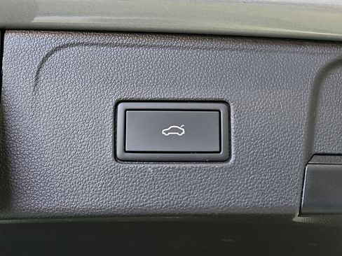 Certified 2022 Volkswagen Atlas SE FWD image 9