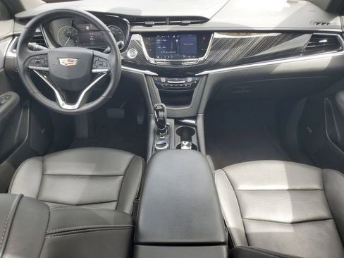 Used 2025 Cadillac XT6 Premium Luxury image 15