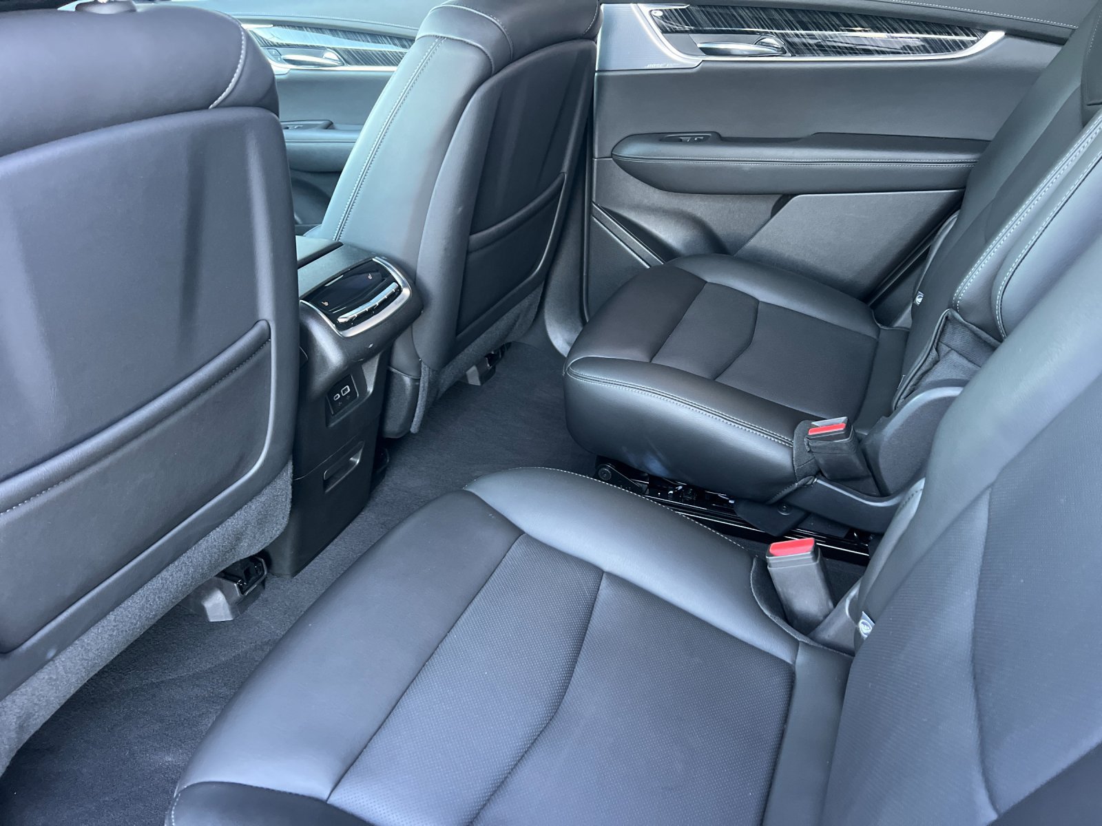 Certified 2025 Cadillac XT6 Premium Luxury FWD image 12