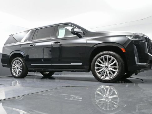 Used 2023 Cadillac Escalade ESV Premium Luxury image 55