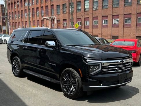Used 2026 Chevrolet Suburban Premier w/ Sun And Tow Package AWD/4WD image 3