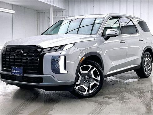 Certified 2025 Hyundai Palisade SEL FWD image 2