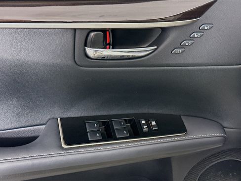 Used 2018 Lexus ES 350 w/ Premier Package FWD image 15