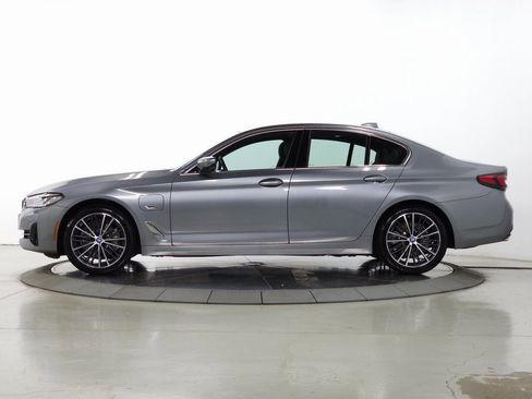Used 2023 BMW 530e xDrive w/ Premium Package image 6