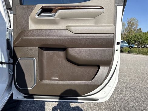 Used 2022 GMC Sierra 1500 SLT w/ SLT Convenience Package image 27