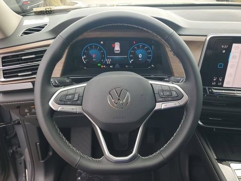 New 2026 Volkswagen Atlas SE FWD image 21