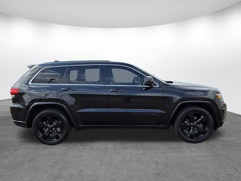 Used 2015 Jeep Grand Cherokee Altitude image 3