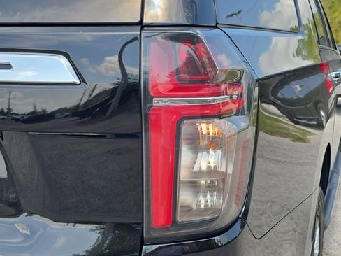 Used 2024 Chevrolet Suburban Premier image 8