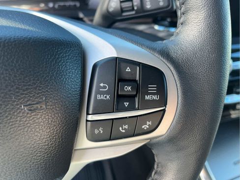 Used 2023 Ford Explorer Limited w/ Limited Technology Package image 19