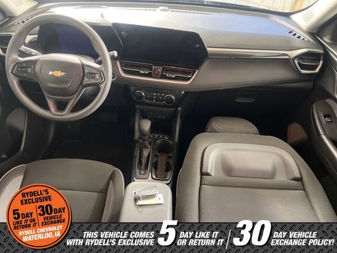 Certified 2025 Chevrolet TrailBlazer LT w/ Driver Confidence Package image 19