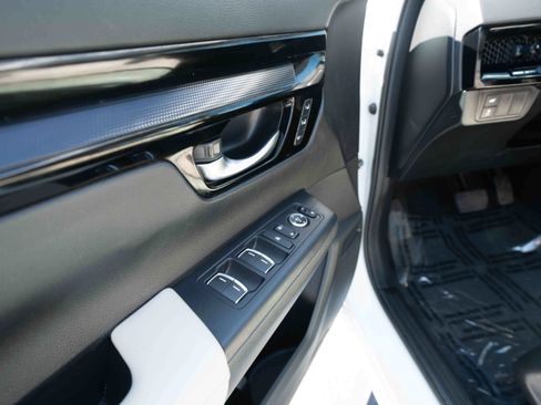Used 2025 Honda CR-V EX-L image 7