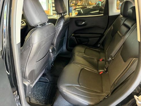 Used 2018 Jeep Compass Latitude w/ Popular Equipment Group AWD/4WD image 12