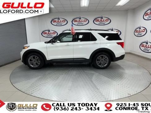 Certified 2022 Ford Explorer XLT w/ Equipment Group 202A RWD image 5