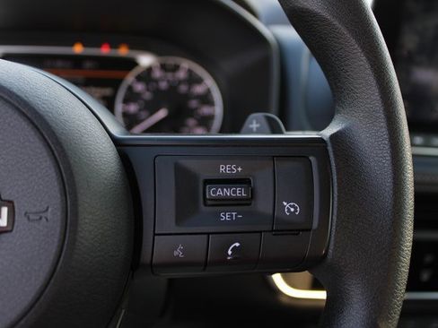 Used 2023 Nissan Rogue S image 16