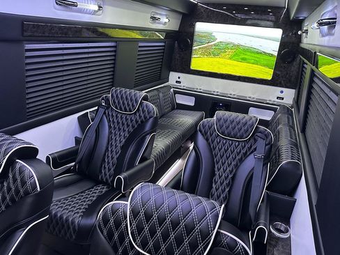 Used 2024 Mercedes-Benz Sprinter 3500 image 13