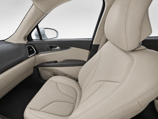 Used 2016 Lincoln MKX Reserve w/ Technology Package FWD image 21