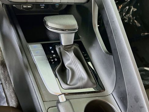 Used 2024 Hyundai Elantra SEL image 17