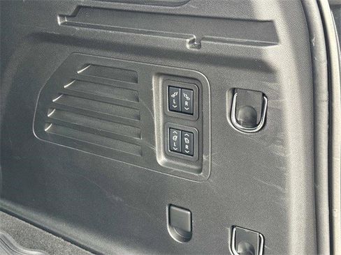 Certified 2025 Buick Enclave Sport Touring w/ Power Package image 17