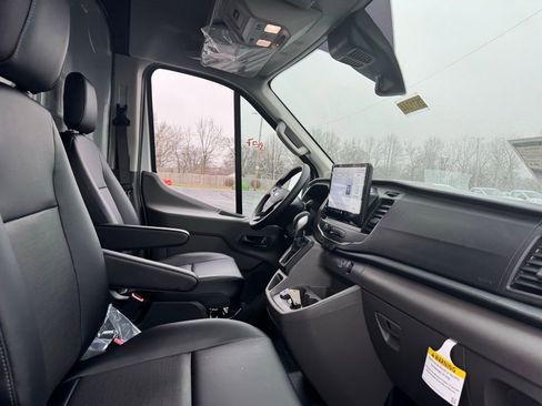 New 2026 Ford Transit 250 148 Medium Roof image 12