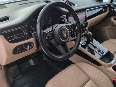Used 2023 Porsche Macan Turbo image 2