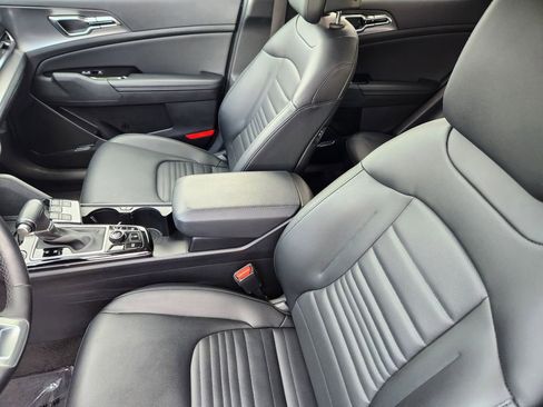 Certified 2023 Kia Sportage SX image 9